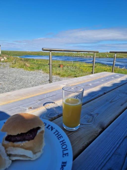 Loch An Eilean Pod Isle Of South Uist Villa Pollachara Екстериор снимка