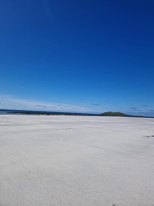 Loch An Eilean Pod Isle Of South Uist Villa Pollachara Екстериор снимка