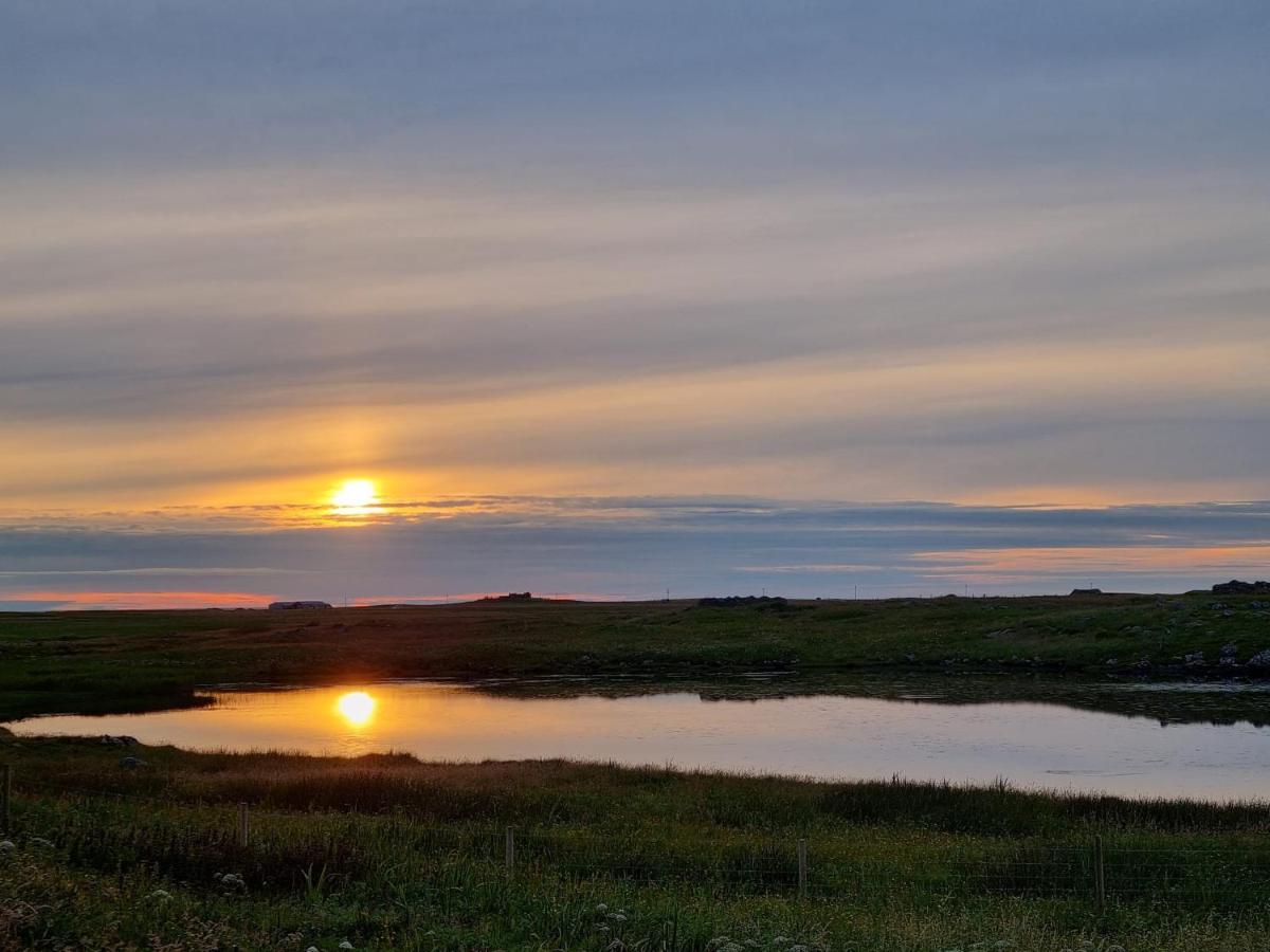 Loch An Eilean Pod Isle Of South Uist Villa Pollachara Екстериор снимка