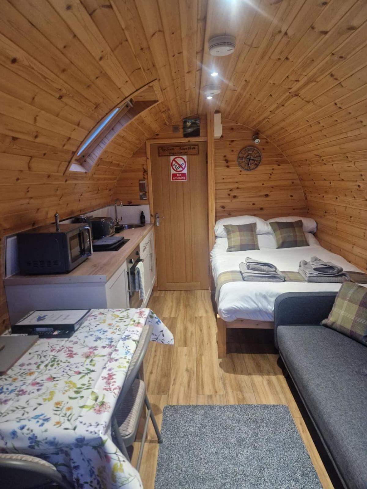 Loch An Eilean Pod Isle Of South Uist Villa Pollachara Екстериор снимка