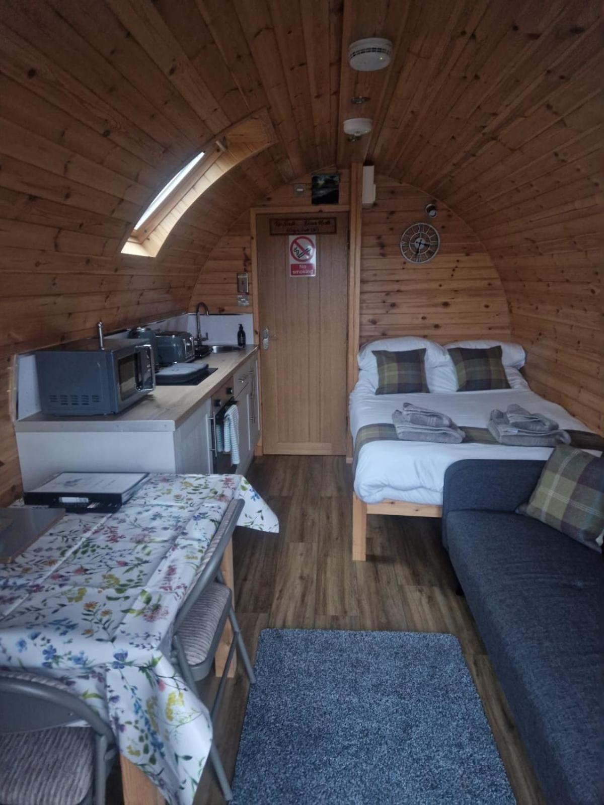 Loch An Eilean Pod Isle Of South Uist Villa Pollachara Екстериор снимка